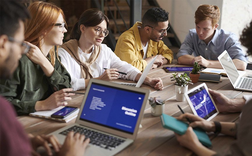 Equipe Numerum oferecendo serviços contábeis